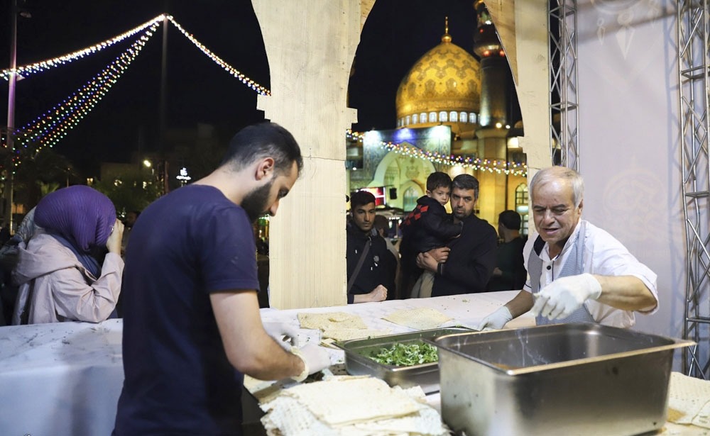 ضیافت افطاری فلسطینی در میدان فلسطین ضیافت افطاری فلسطینی در میدان فلسطین