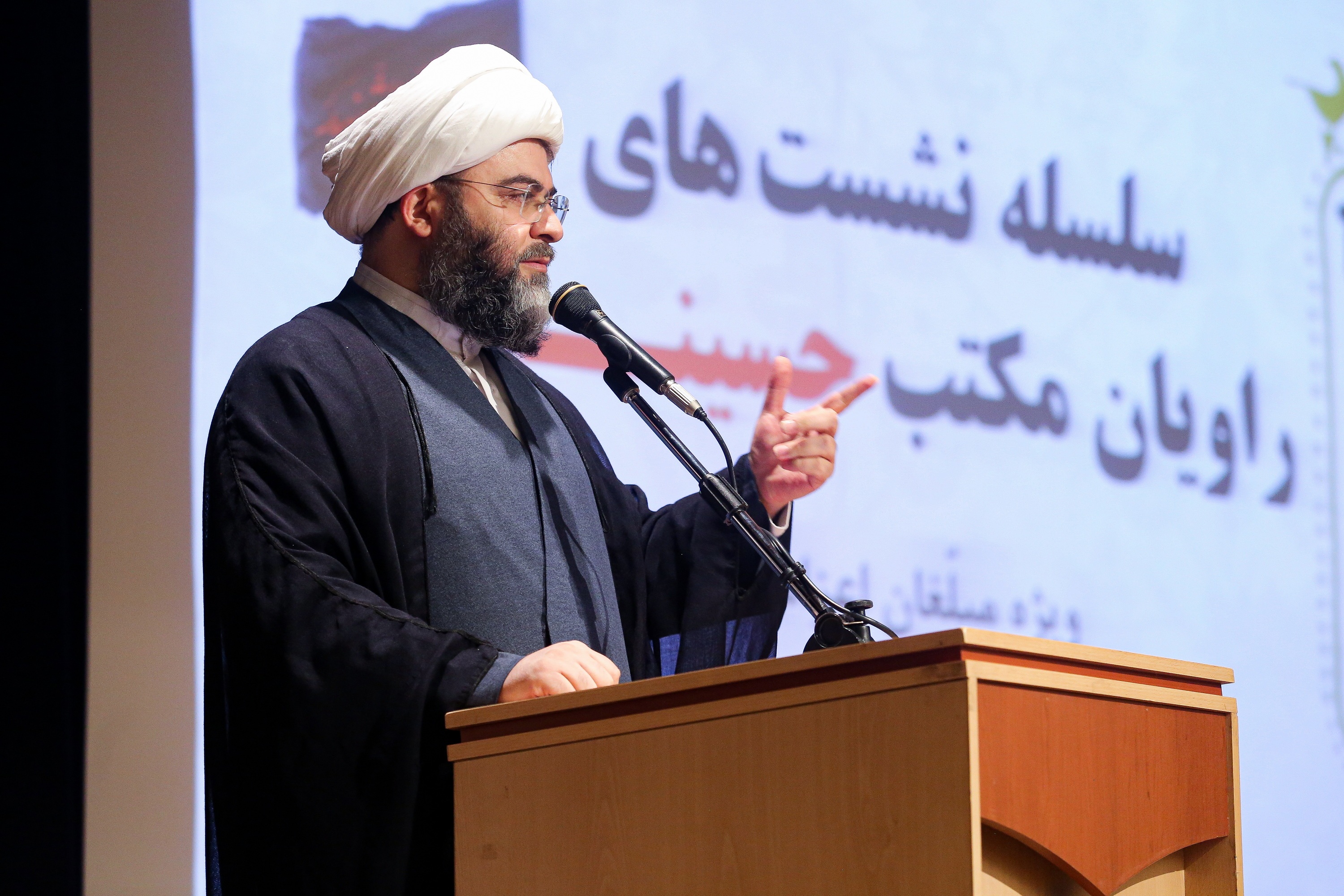 سرمایههای عمیقی در قلب جامعه وجود دارد/ ناامیدکردن مردم؛ هدف اصلی دشمن سرمایههای عمیقی در قلب جامعه وجود دارد/ ناامیدکردن مردم؛ هدف اصلی دشمن