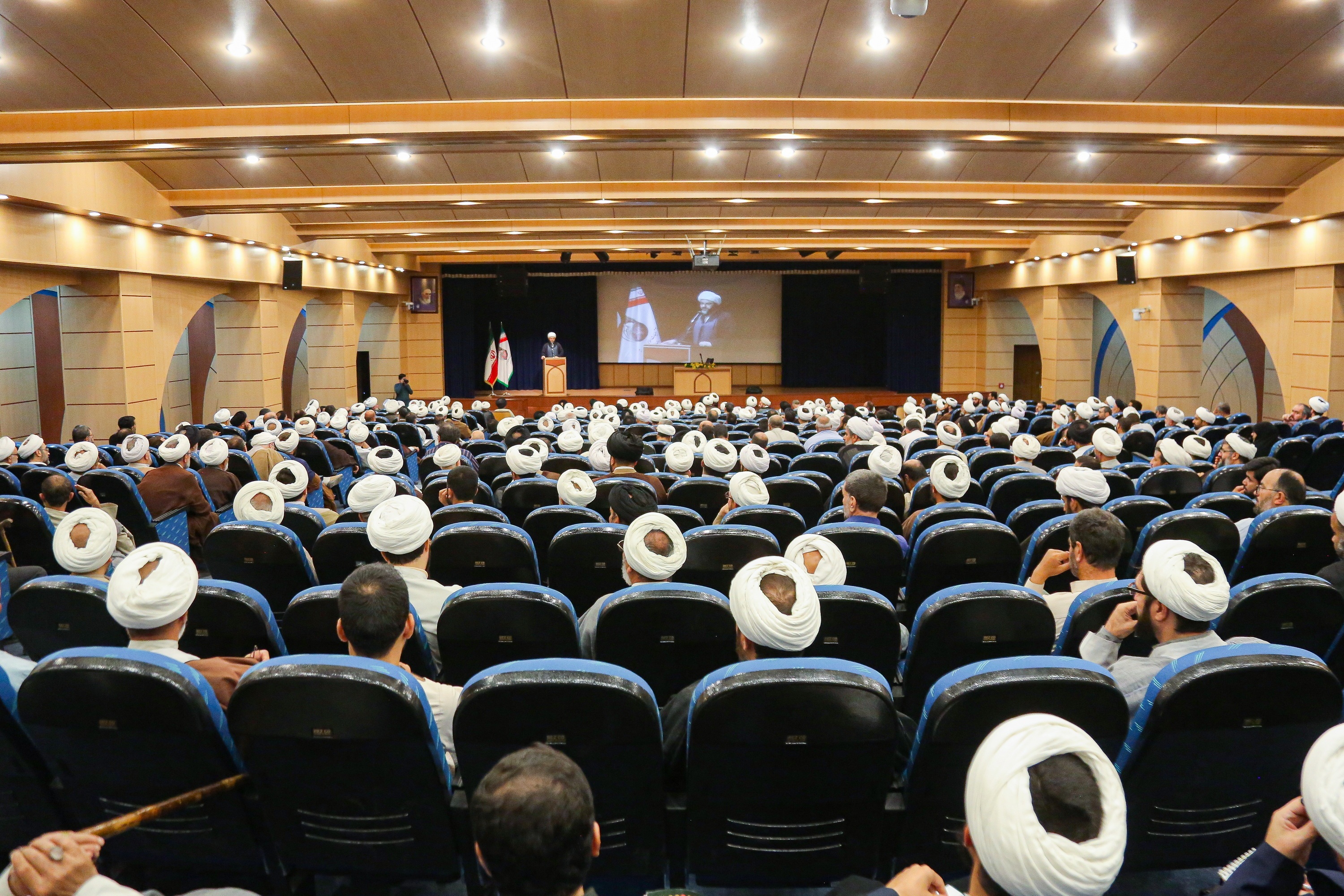 سرمایههای عمیقی در قلب جامعه وجود دارد/ ناامیدکردن مردم؛ هدف اصلی دشمن سرمایههای عمیقی در قلب جامعه وجود دارد/ ناامیدکردن مردم؛ هدف اصلی دشمن