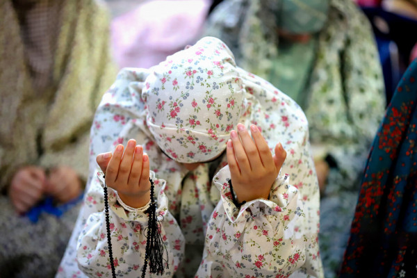 مراسم اعتکاف باحضور جمعی از دختران دانش آموز همدانی برگزار شد