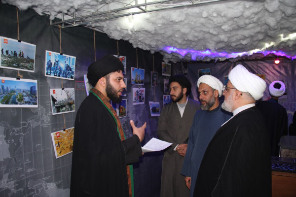 بازدید مدیرکل تبلیغات اسلامی فارس از نمایشگاه فرهنگی موکب انتظار در شهرک بزین شیراز