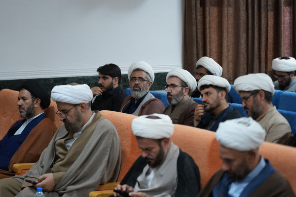 بازخوانی پیام امام شهید در اجلاسیه حوزه پیشرو و سرآمد لرستان