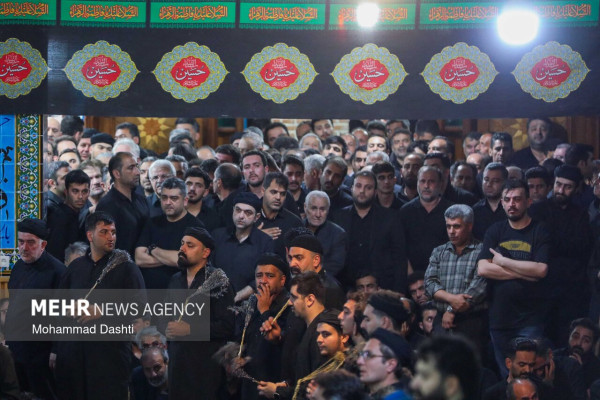 آیین سنتی «طشت گذاری» در مسجد جامع جامع اردبیل