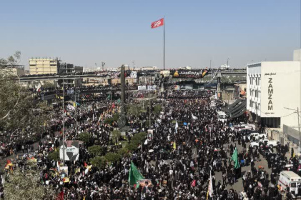 تشییع قائد امت(ره) در نجف