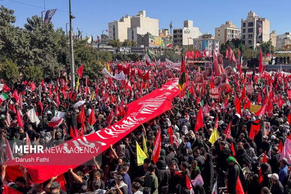 مشهد، زیر پرچم خون‌خواهی رهبر شهید انقلاب