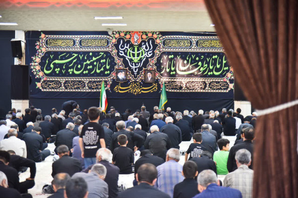 29 سال تداوم چهل صبح زیارت عاشورا در هیئت فاطمیون زنجان