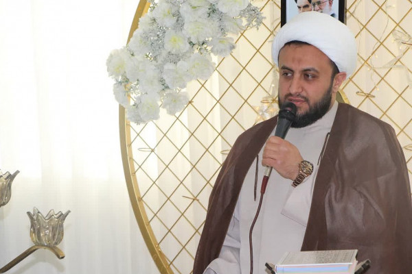 کرسی تلاوت دانش‌آموزی در در دبیرستان دخترانه حاج حسن فرهادی فر ملایر